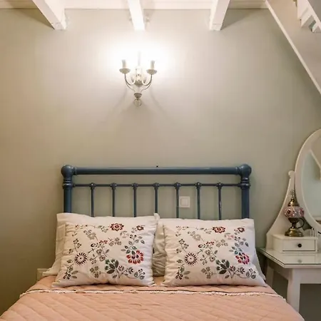 Alice Little House Villa Sinarades